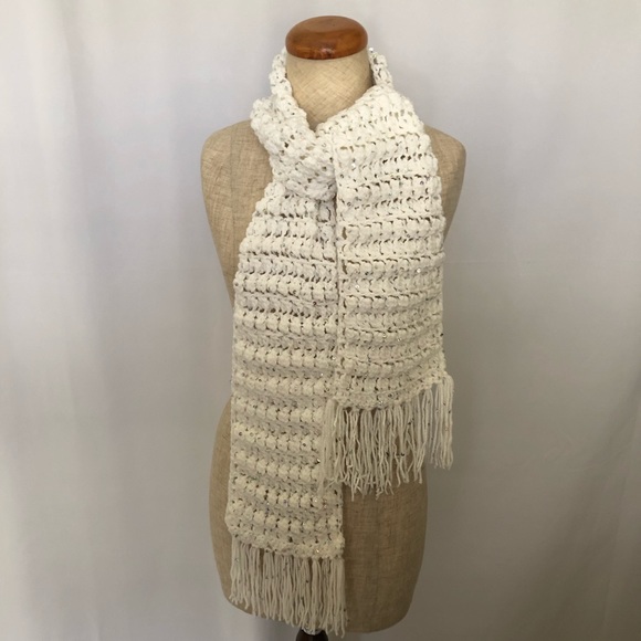 💕SALE💕 EUC Hand Crocheted White Scarf - Picture 2 of 5